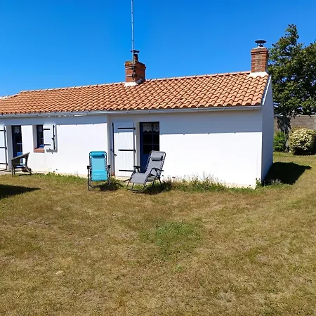 Hébergement de vacances Maison Vendéenne Avec Jardin Clos, à 700m, Animaux Admis - 4 Pers - Fr-1-540-308 *